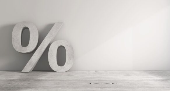 szary-drewniany-symbol-procentowy-na-szarym-tle (1) (1)